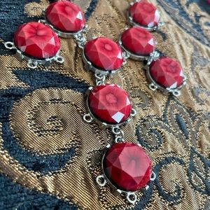 ♥️ DEEP RED 3D Faceted antique Spanish look silver tone chain necklace jewelry